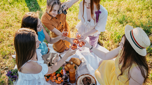 10 Stunning Flower Arrangements for Spring Celebrations