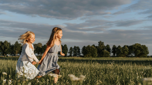 7 Reasons to Celebrate National Siblings Day