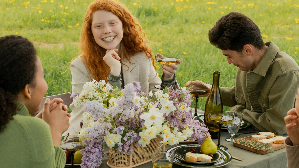 Creating the Perfect Floral Centerpiece for a Spring Gathering – Orchid ...