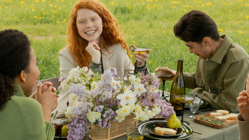 Creating the Perfect Floral Centerpiece for a Spring Gathering