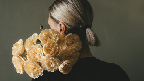 Is It OK to Send Flowers Anonymously? 