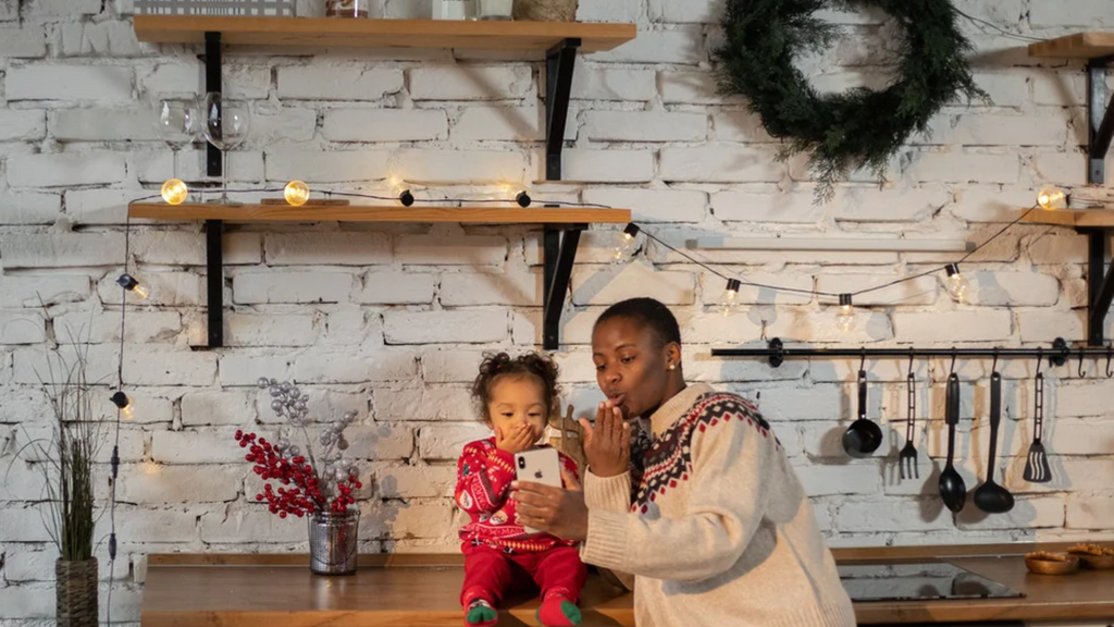 How to Send Hugs and Holiday Cheers to Far Away Loved Ones This Year