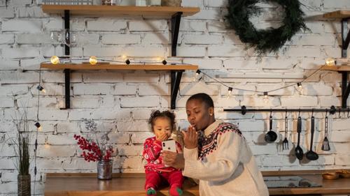 How to Send Hugs and Holiday Cheers to Far Away Loved Ones This Year