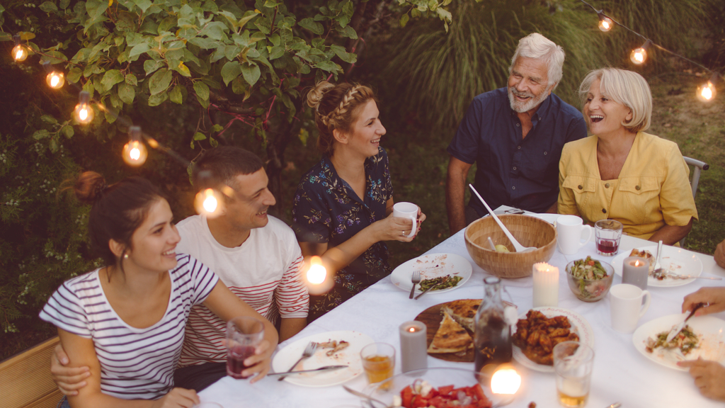 How to Choose Flowers for a Fall Gathering