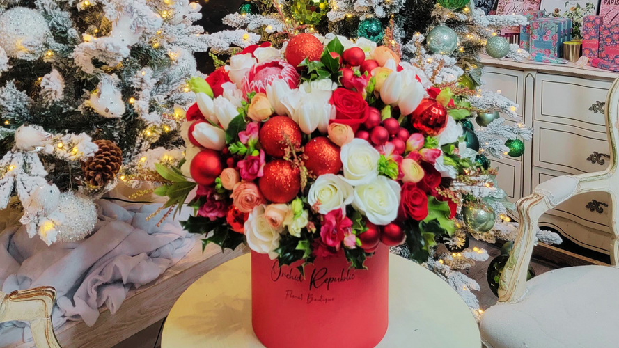 How to Make Christmas Unforgettably Beautiful with Flowers