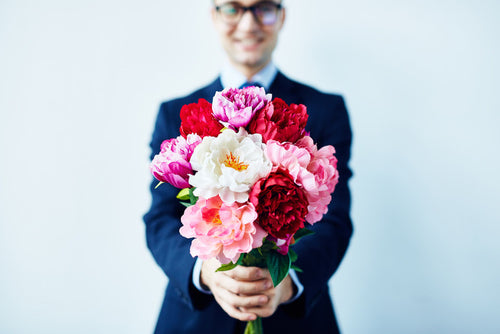 A Man's Guide to Choosing the Best Flowers