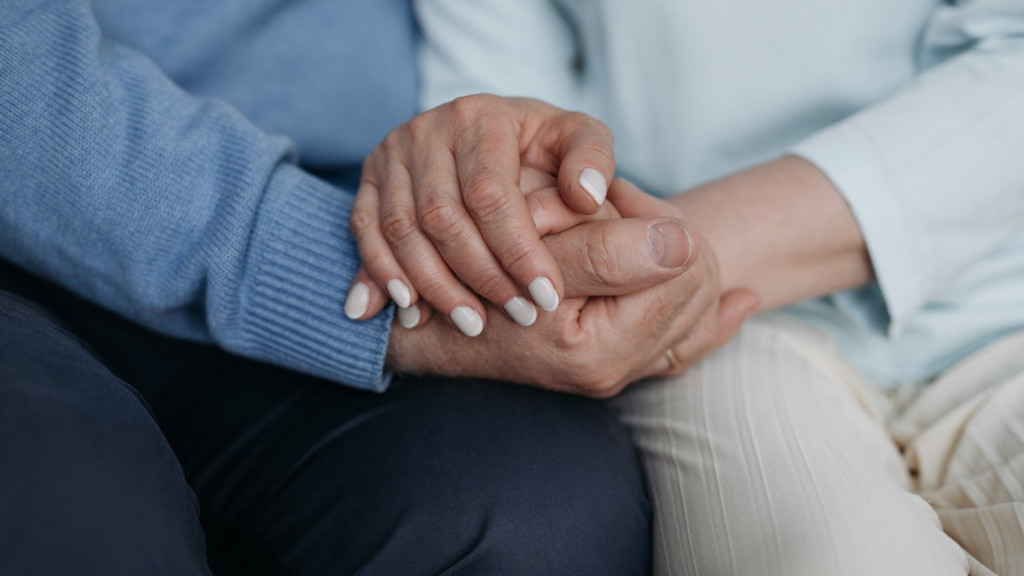 Is It OK to Send Flowers to A Jewish Funeral? 