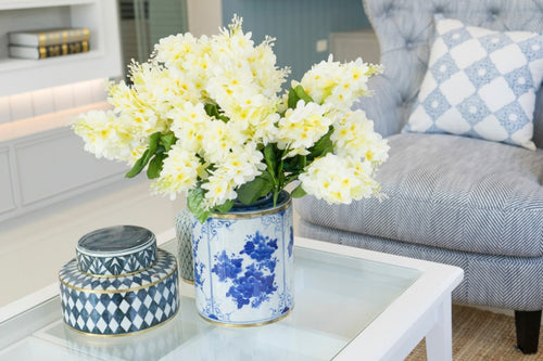 Marie Kondo: "Live in the Moment" with Flowers