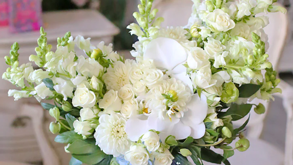 Gorgeous White Bouquets for a Serene and Stunning Space - Orchid Republic