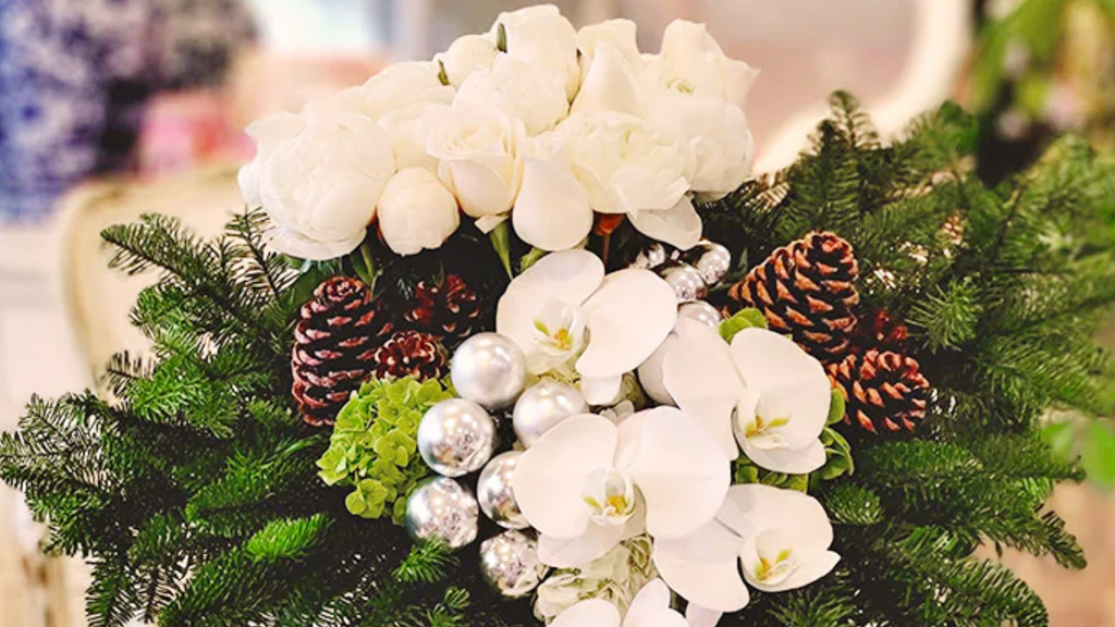 Using Flowers to Make Your White Christmas Dreams Come True